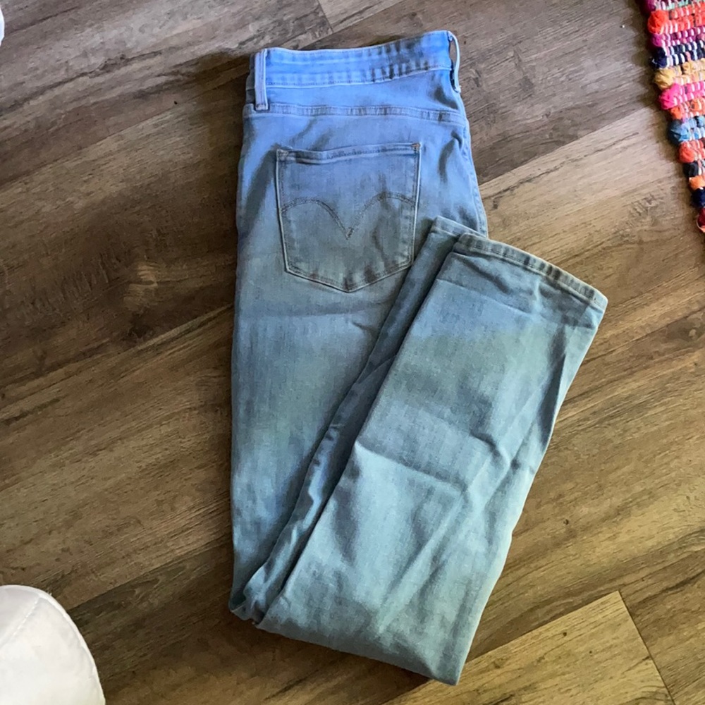 Levi jeans